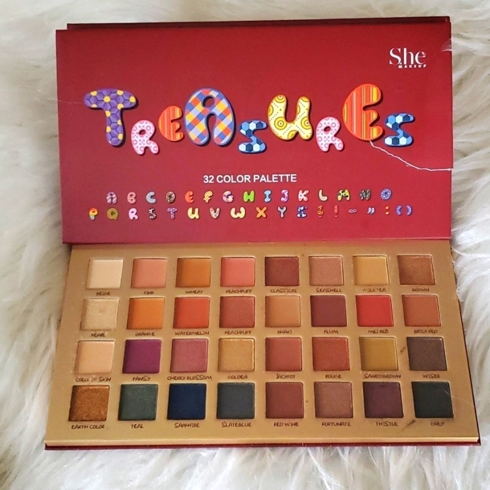 SHE Makeup 32 Color Treasures Eyeshadow Palette
